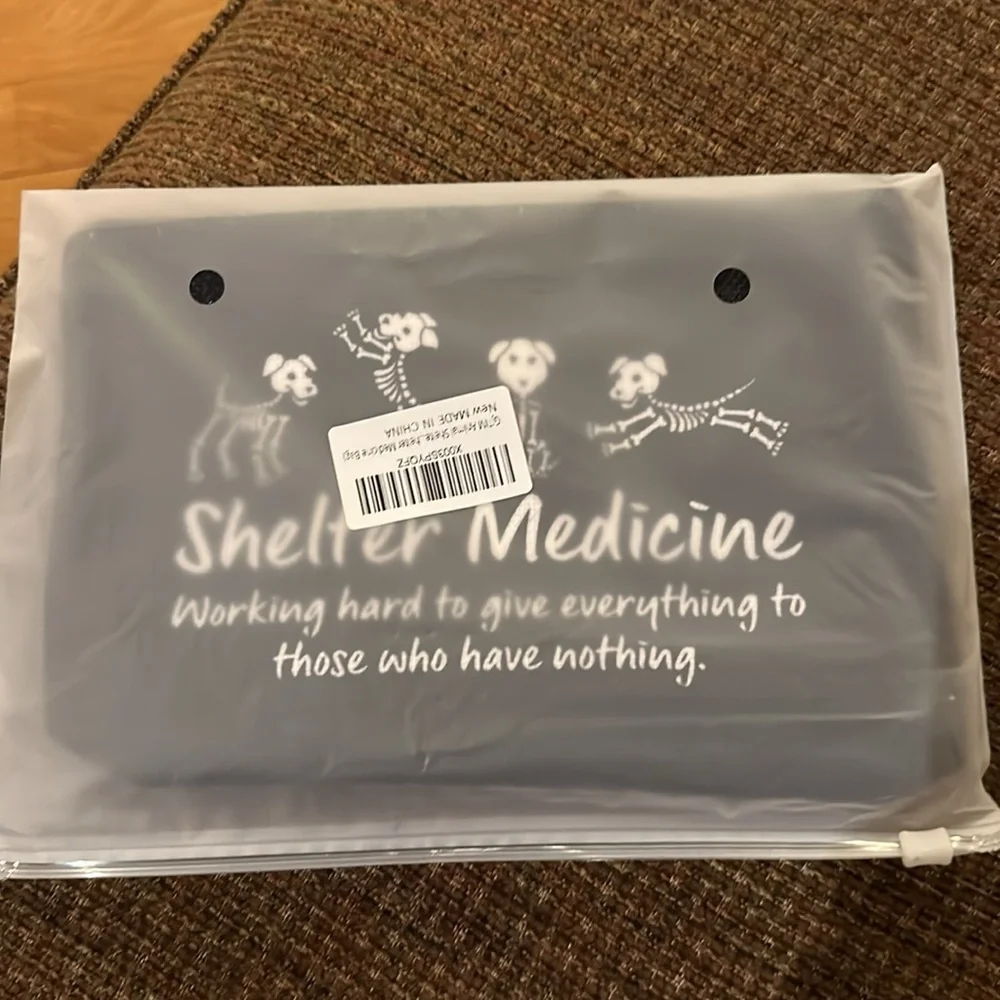 GJTIM women’s Shelter Medicine Graphic Makeup Bag